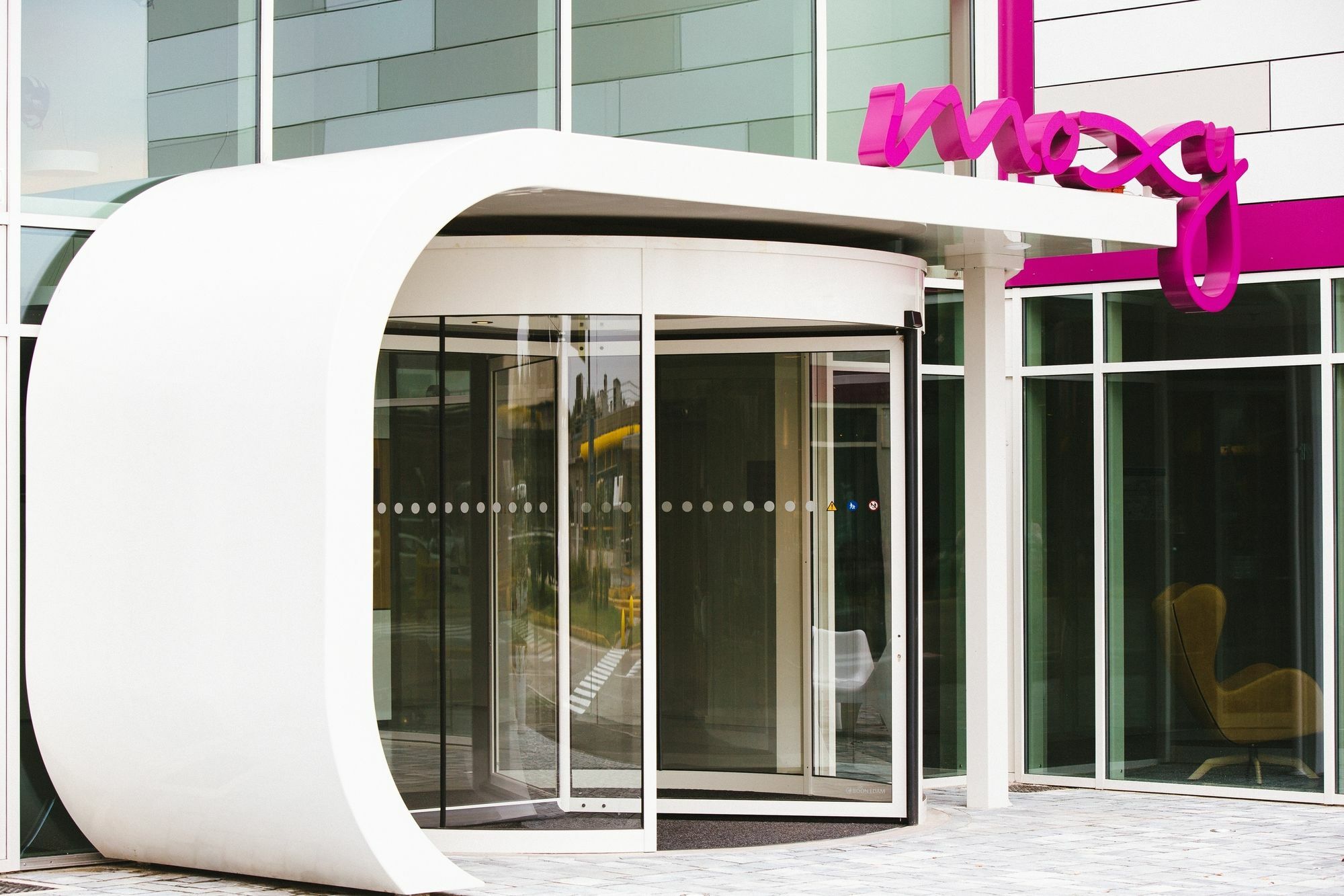 Moxy Munich Airport Hotel Oberding Exterior photo